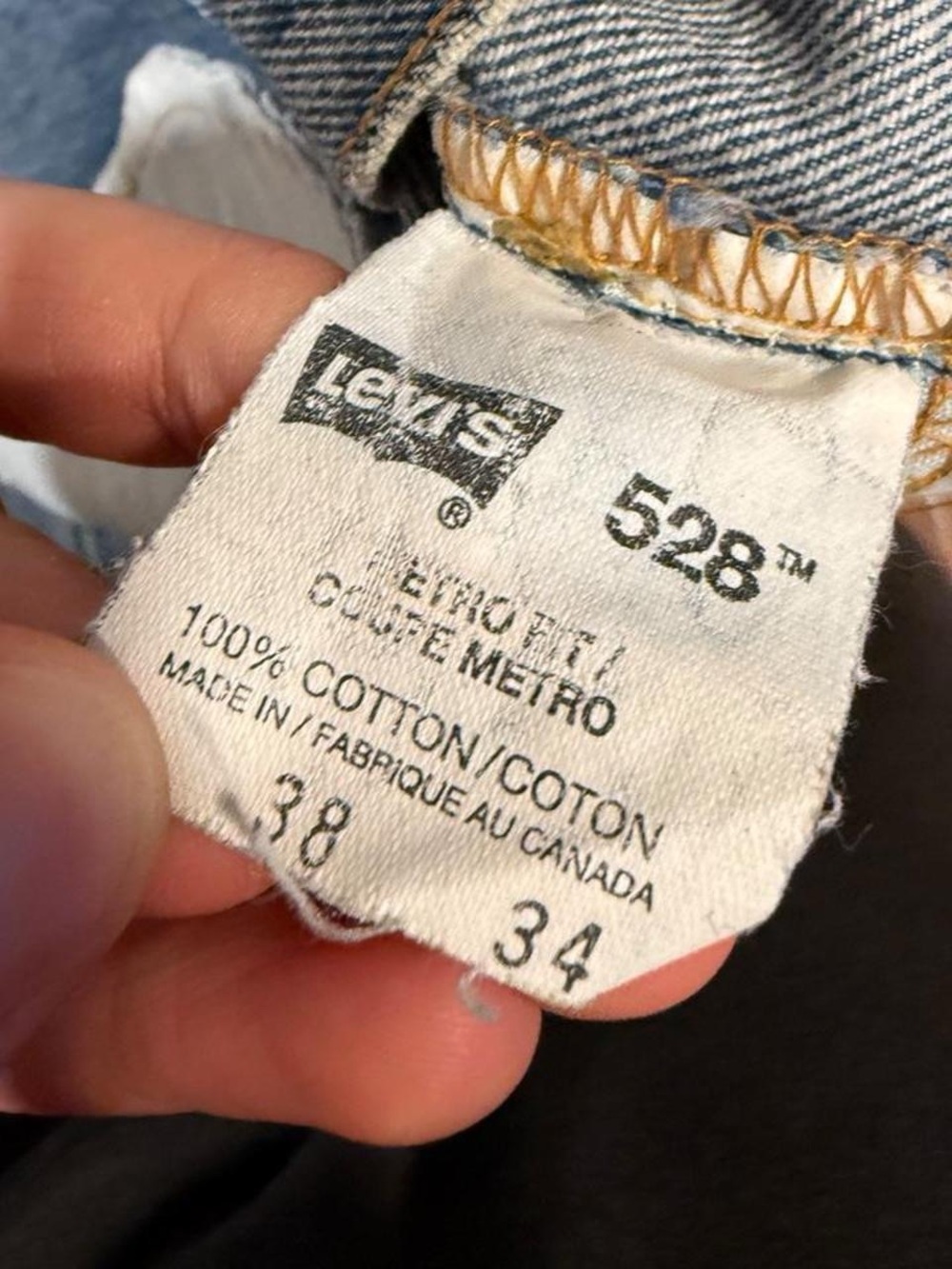 Y2K Levi's 528 Metro Fit Distressed Faded Loose Straight Leg Jeans Made in Canad - Picture 5 of 6